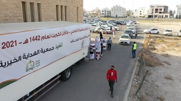 «الهداية الخيرية» وزعت لحوم الأضاحي على 600 أسرة داخل الكويت