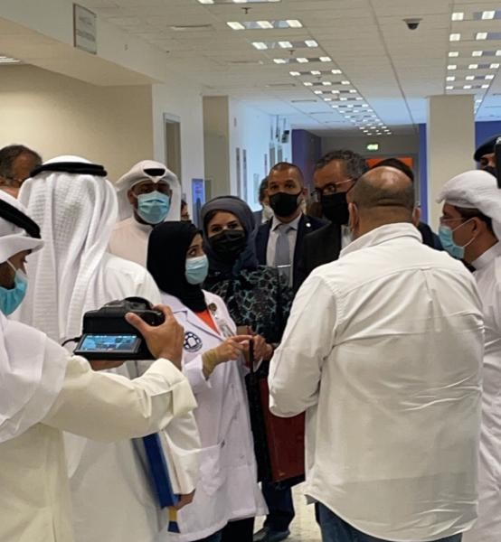 مدير الصحة العالمية يتفقد مستشفى جابر الاحمد