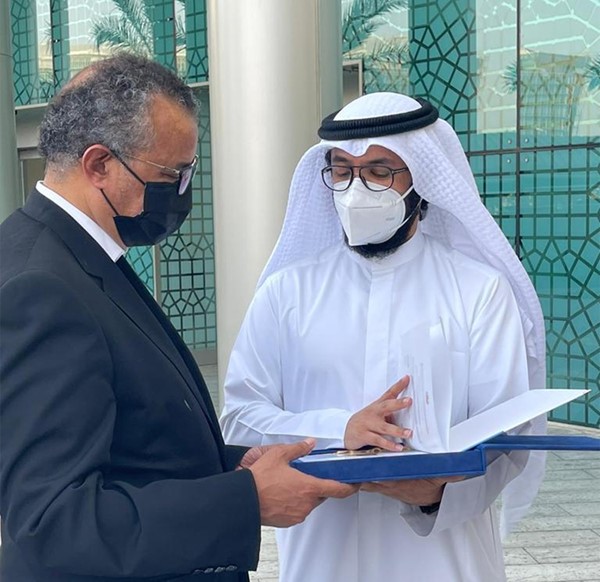 مدير الصحة العالمية يتفقد مستشفى جابر الاحمد