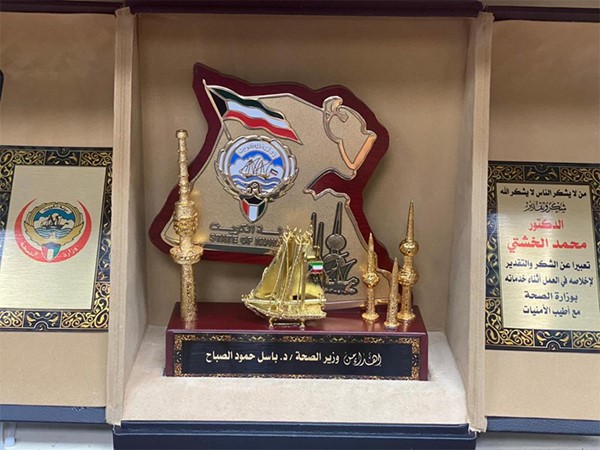 انتهاء عمل وكيل التخطيط ووزير الصحة يكرمه