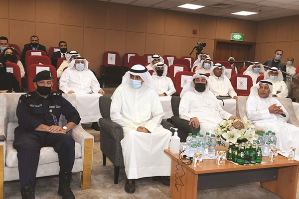 جانب من الحضور خلال العرض المرئي لتدشين البرنامج الإلكتروني لرخص التشوين(محمد هاشم)