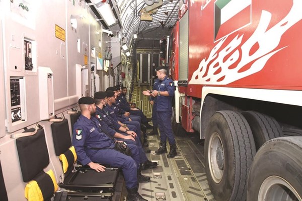 فريق قوة الإطفاء العام المشارك في إخماد حرائق الغابات