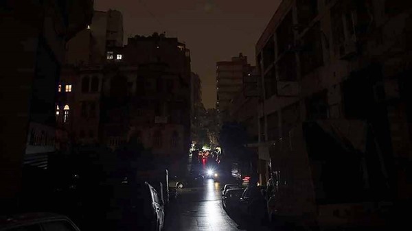 شارع مظلم في بيروت