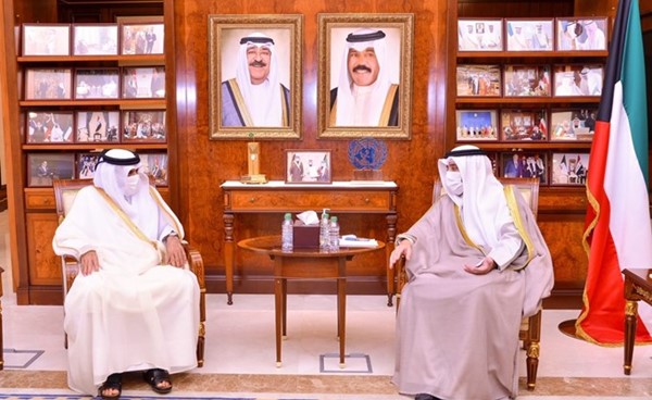 وزير الخارجية الشيخ د.أحمد ناصر المحمد خلال لقائه سفير دولة قطر علي آل محمود