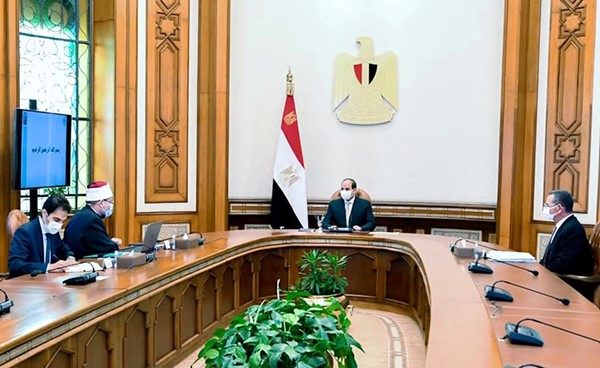 الرئيس عبدالفتاح السيسي خلال اجتماعه أمس مع د.محمد مختار جمعة وزير الأوقاف