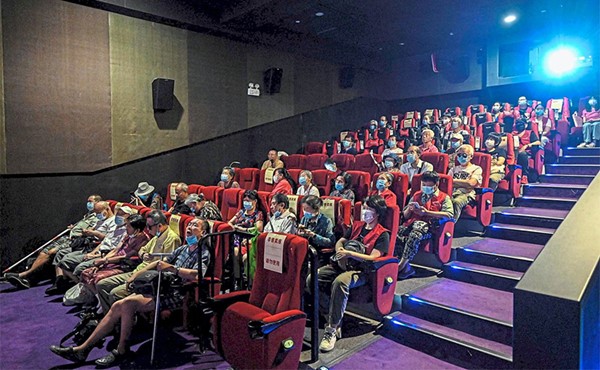نادي سينما في الصين يتيح للمكفوفين "مشاهدة" الأفلام