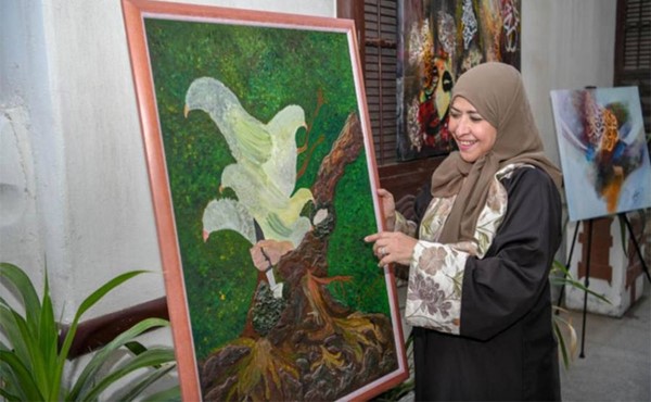 مشاركة 50 تشكيليا سعوديا في معرض "خيال فنان " بمدينة جدة