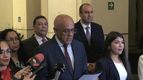 بالفيديو.. الحكومة والمعارضة الفنزويليتان تتوصلان إلى تقليص الخلافات بينهما