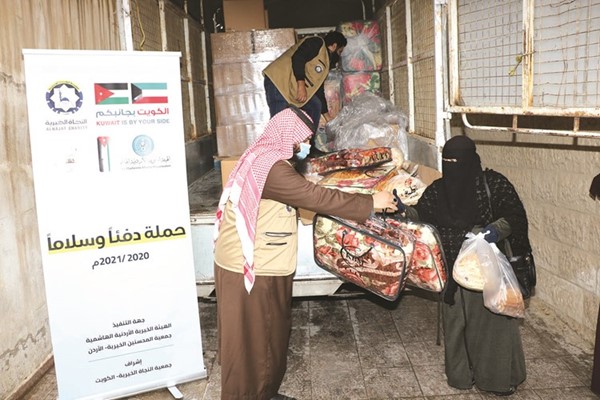 مساعدات اللاجئين بالأردن