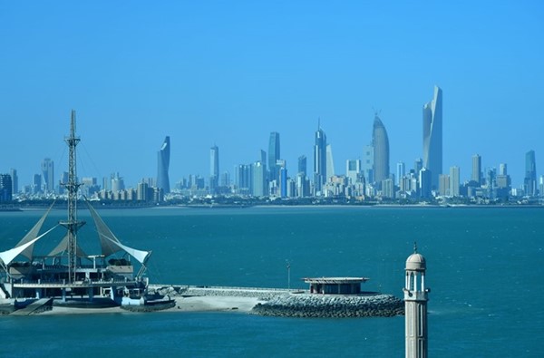 "الأرصاد": طقس حار والرياح شمالية غربية.. و"العظمى": 43