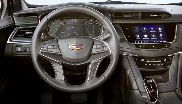 كاديلاك XT5 2021.. مزيج من الفخامة والأمان