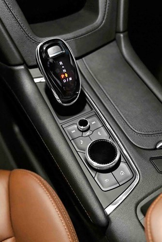 كاديلاك XT5 2021.. مزيج من الفخامة والأمان