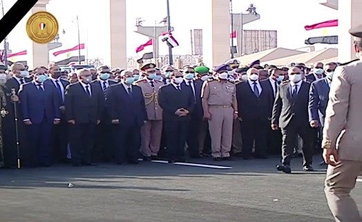 الرئيس عبدالفتاح السيسي يتقدم جنازة الراحل المشير محمد حسين طنطاوي