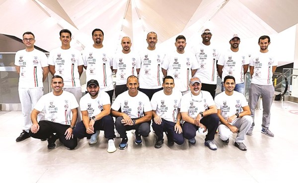 أبطال العالم للدراجات المائية لدى مغادرتهم الكويت