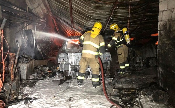 رجال الإطفاء تمكنوا من عزل النيران ومحاصرة الحريق