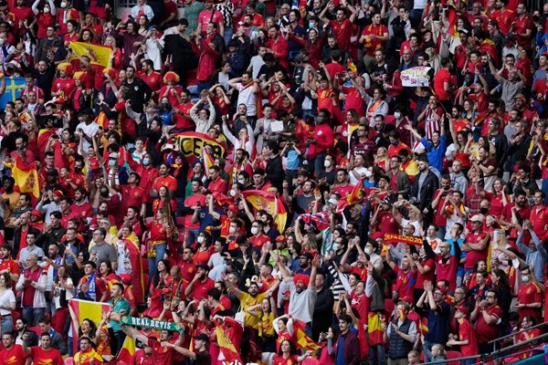 إسبانيا ترفع القيود الوطنية على دخول الجماهير إلى الملاعب