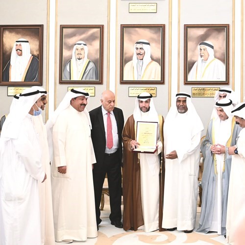 تكريم من قبل المشاركين