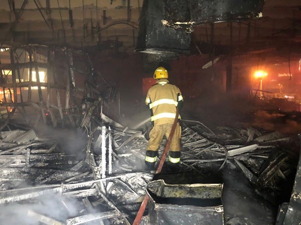 «الإطفاء»: إنقاذ 7 عمال والسيطرة على حريق برج قيد الهدم في ساحة الصفاة