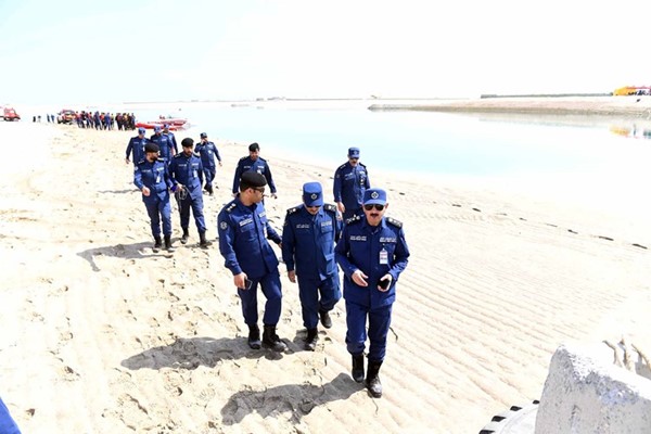 الفريق خالد المكراد وقيادات قوة الإطفاء في جولة بموقع التدريب وتجربة المعدات الجديدة