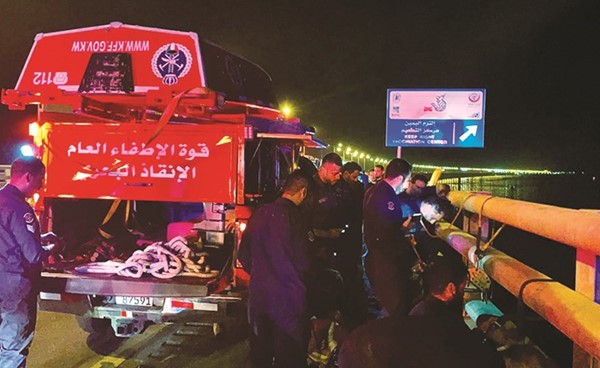 رجال الإطفاء قاموا بعملية نوعية لإنقاذ الوافد المصري