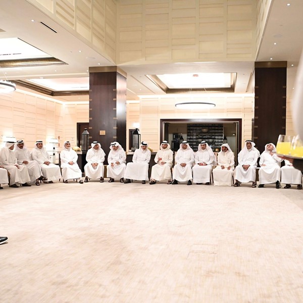 رئيس مجلس الشورى القطري يقيم مأدبة عشاء على شرف الغانم والوفد المرافق