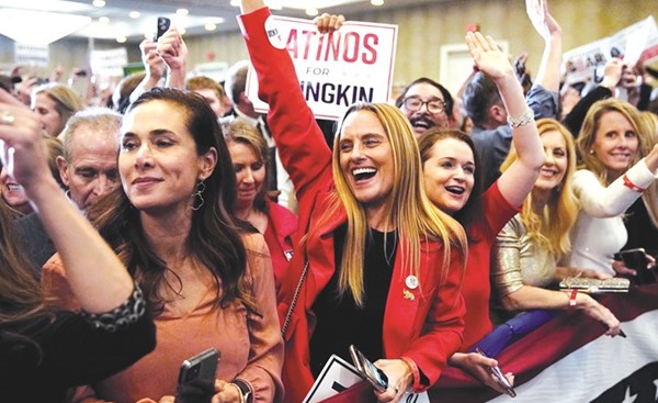 انصار الجمهوري غلين يونكين يحتفلون بفوزه بولاية فيرجينيا		(رويترز)