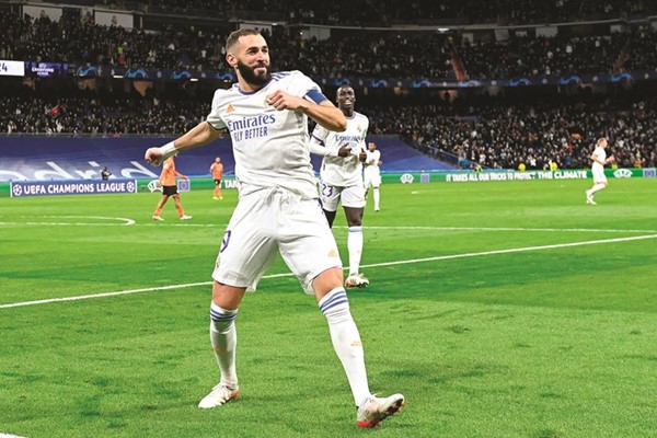 ليفربول وأياكس «أنجزا المهمة».. وليلة ملكية لبنزيمة
