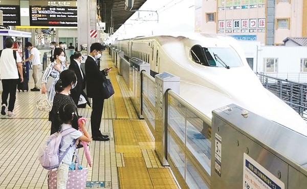 شبكة سكك الحديد في اليابان مثال يحتذى لفعاليتها ودقتها في المواعيد