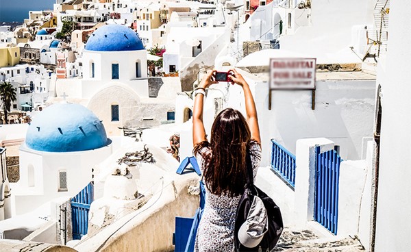 قطاع السياحة اليوناني يشهد انتعاشًا بعد ركود طويل بسبب جائحة "كورونا"