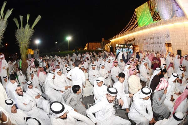 جموع غفيرة في ديوان مسلم البراك أمس 	(قاسم باشا)