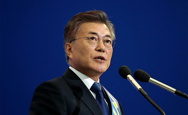 الرئيس الكوري الجنوبي يطالب بوضع قواعد جديدة لمنع التمييز
