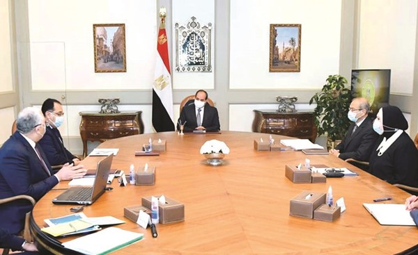 جانب من اجتماع الرئيس عبد الفتاح السيسي مع د.مصطفى مدبولي رئيس مجلس الوزراء وعدد من الوزراء والمسؤولين