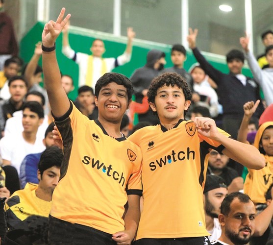 لقاء العربي والقادسية شكل كرنڤالا لمشجعي كرة القدم بمختلف الأعمار 	(هاني الشمري)