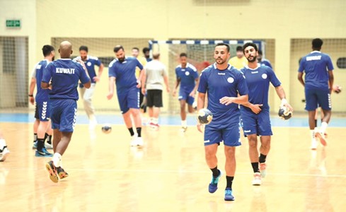26 لاعباً لمعسكر أزرق اليد بمقدونيا استعداداً لـ «الخليجية»