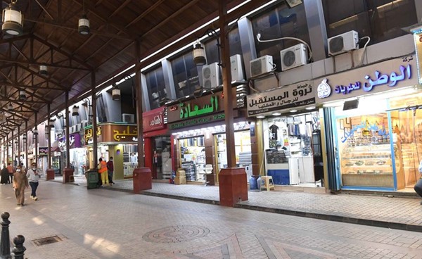سوق المباركية أحد أهم أماكن بيع الأقمشة	 (محمد هاشم)