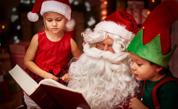 سانتا كلوز يعود لملاقاة الأطفال في بريطانيا
