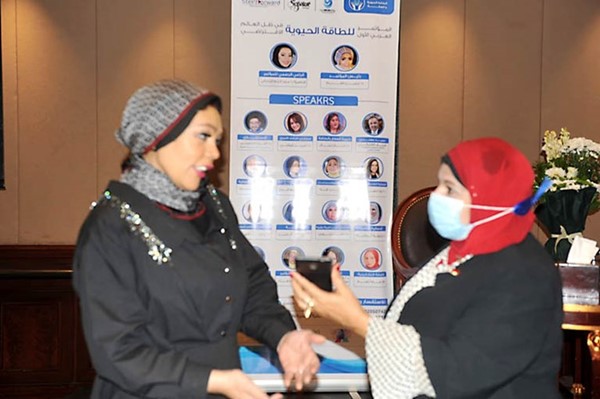 د. نيرمين الفرج متحدثة للزميلة ناهد إمام