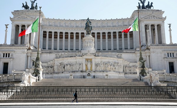 إيطاليا تواجه نزفا مستمرا في الباحثين الشباب