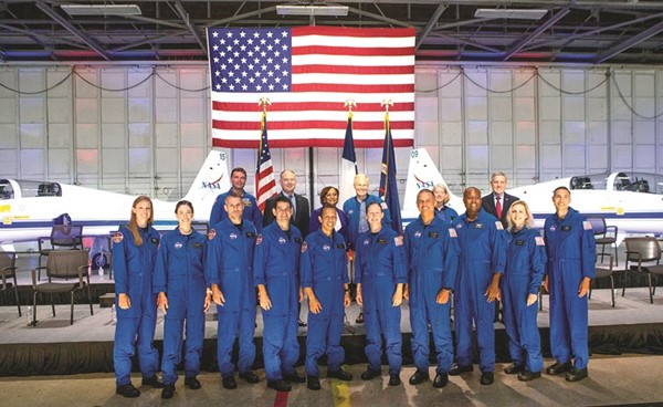 المختارون العشرة للتدريب على مهام الفضاء 	(أ.ف.پ)