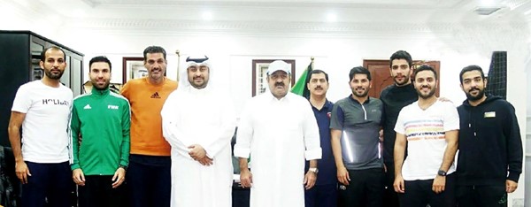 اجتماع سابق لإدارة اتحاد الكرة مع عدد من الحكام