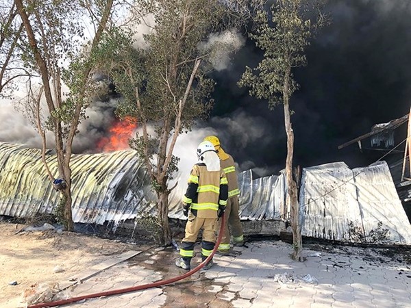 رجال الاطفاء يسيطرون على الحريق في المخزن بأمغرة