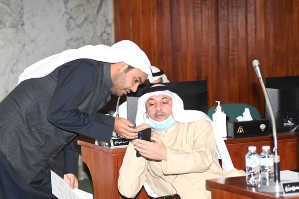 حديث بين فهيد المويزري وعبدالعزيز المعجل