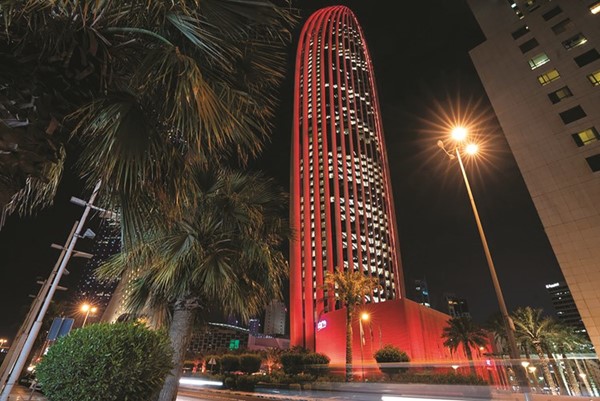 الوطني يضيء مقره الرئيسي باللون البرتقالي تضامنا مع الحملة العالمية لمناهضة العنف ضد المرأة