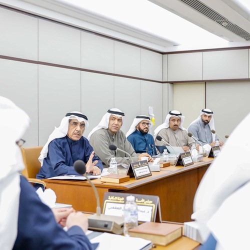 بدر الوقيان وقيادات مؤسسة الرعاية السكنية