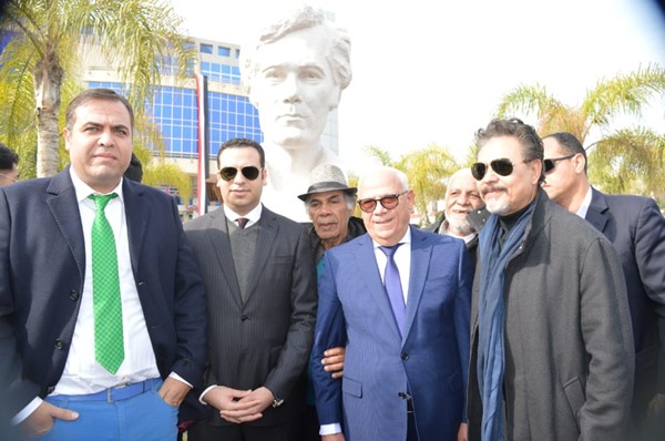 محافظ بورسعيد يزيح الستار عن تمثال الفنان "محمود ياسين" بالمركز الثقافي ببورسعيد
