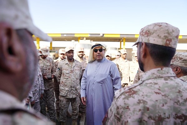 وزير الدفاع نقل تحيات القيادة السياسية إلى منتسبي الجيش خلال الزيارة