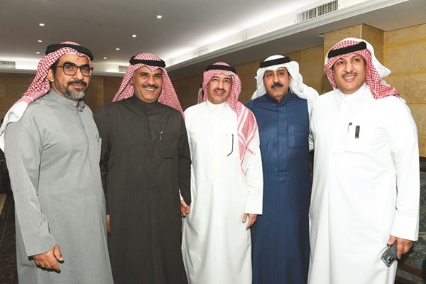 مساعد العارضي يقدم التهاني