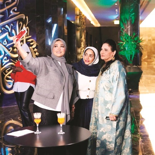 الفنانة القديرة أسمهان توفيق مع أميرة وشيماء