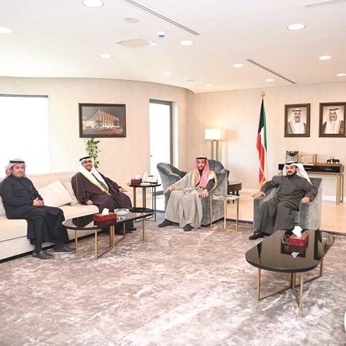 رئيس مجلس الأمة مرزوق الغانم خلال استقباله رئيس البرلمان العربي عادل العسومي وعضوي البرلمان العربي د.محمد الحويلة وناصر الدوسري