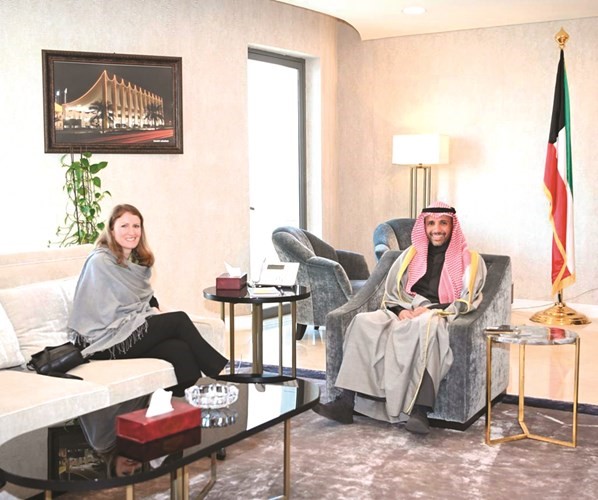 الرئيس الغانم خلال استقباله بيلندا لويس